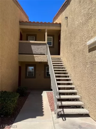 Photo #1: 2515115 Listing