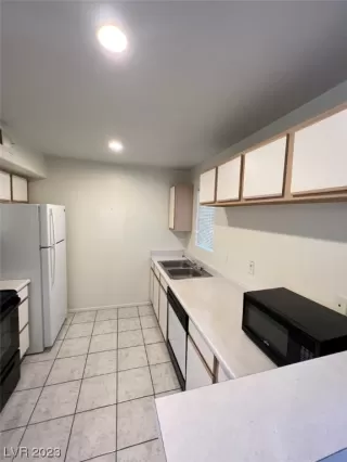 Photo #4: 2515115 Listing