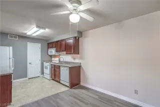 Photo #3: 2515136 Listing 