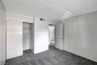 Photo #5: 2515141 Listing