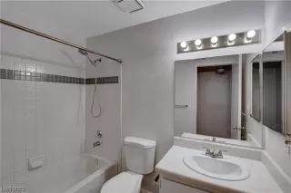 Photo #6: 2515141 Listing