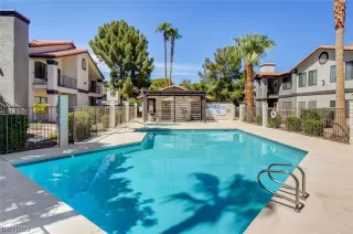 Photo #2: 2515142 Listing