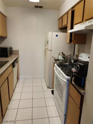 Photo #1: 2515147 Listing