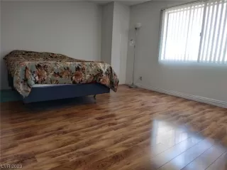 Photo #3: 2515147 Listing