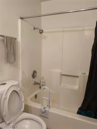 Photo #4: 2515147 Listing