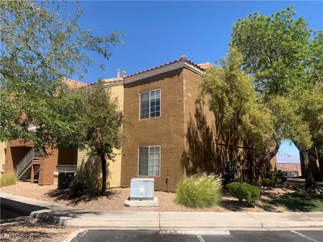 MLS: 2515171 Condo For Sale