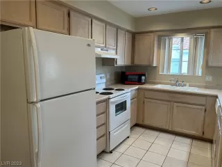 Photo #6: 2515174 Listing