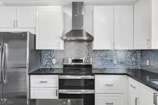 Photo #4: 2515177 Listing 