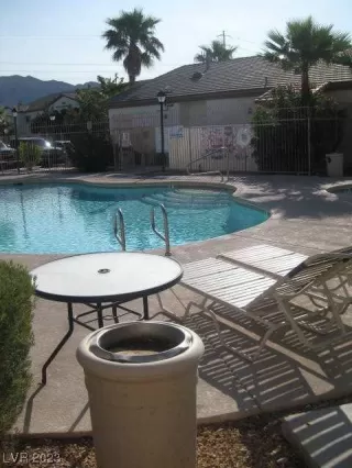 Photo #4: 2515198 Listing 