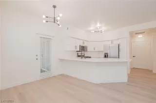 Photo #4: 2515206 Listing