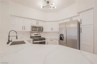 Photo #6: 2515206 Listing