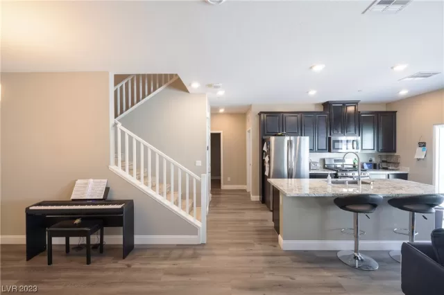 MLS: 2515217 Condo For Sale