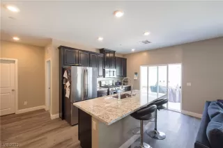 Photo #3: 2515217 Listing