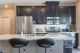 Photo #6: 2515217 Listing