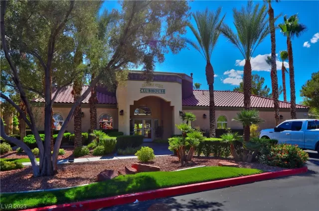 MLS: 2515227 Condo For Sale