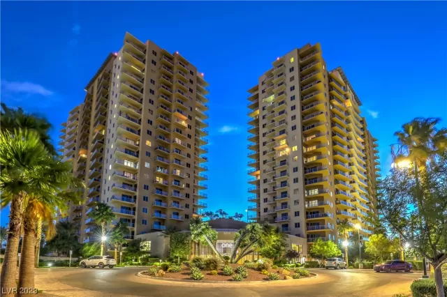 MLS: 2515230 Condo For Sale