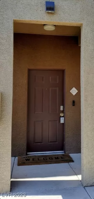 Photo #2: 2515251 Listing