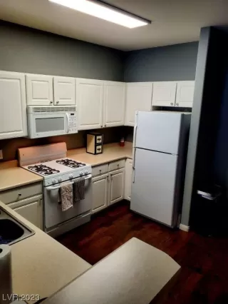 Photo #4: 2515251 Listing