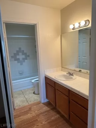 Photo #2: 2515259 Listing