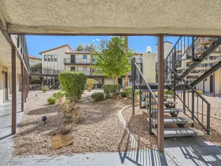 Photo #1: 2515261 Listing 