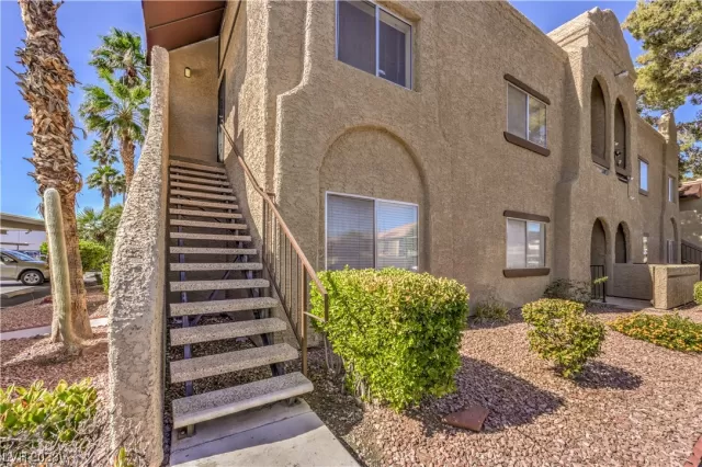 MLS: 2515296 Condo For Sale