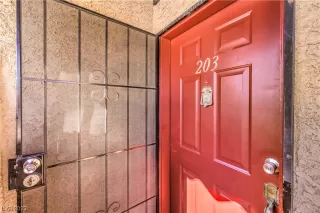 Photo #1: 2515296 Listing