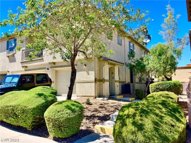 MLS: 2515302 Condo For Sale