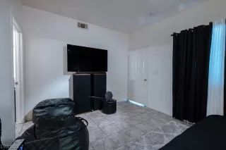 Photo #5: 2515339 Listing 