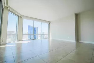 Photo #3: 2515347 Listing