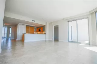 Photo #4: 2515347 Listing