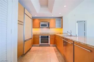 Photo #5: 2515347 Listing