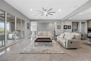 Photo #2: 2515349 Listing