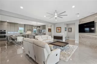 Photo #3: 2515349 Listing