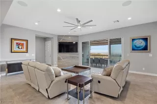 Photo #4: 2515349 Listing