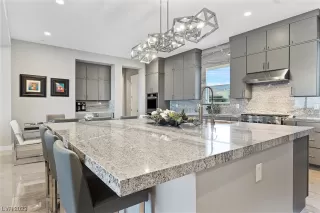 Photo #5: 2515349 Listing