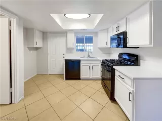 Photo #5: 2515350 Listing