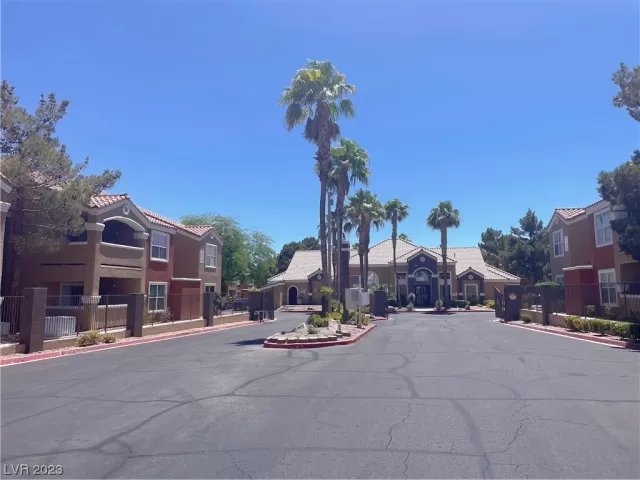 MLS: 2515369 Condo For Sale