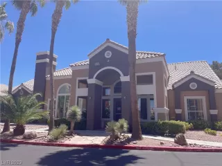 Photo #2: 2515369 Listing