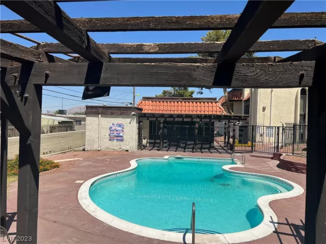 MLS: 2515374 Condo For Sale