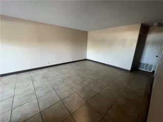 Photo #5: 2515374 Listing 