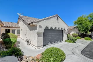 Photo #1: 2515400 Listing 