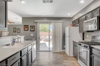 Photo #5: 2515400 Listing 