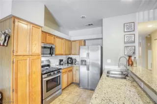 Photo #5: 2515416 Listing 