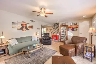 Photo #5: 2515451 Listing