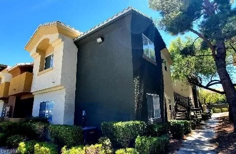 MLS: 2515469 Condo For Sale