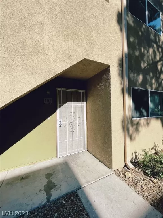 MLS: 2515538 Condo For Sale