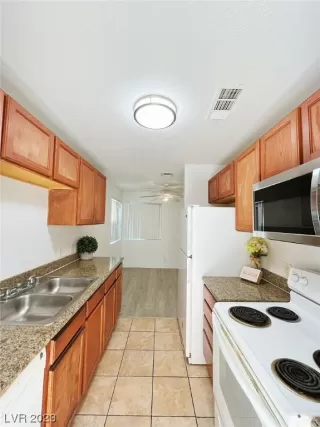 Photo #1: 2515538 Listing 