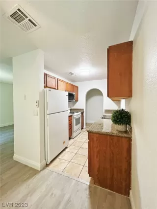 Photo #3: 2515538 Listing 