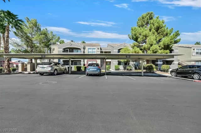 MLS: 2515557 Condo For Sale