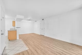 Photo #3: 2515557 Listing